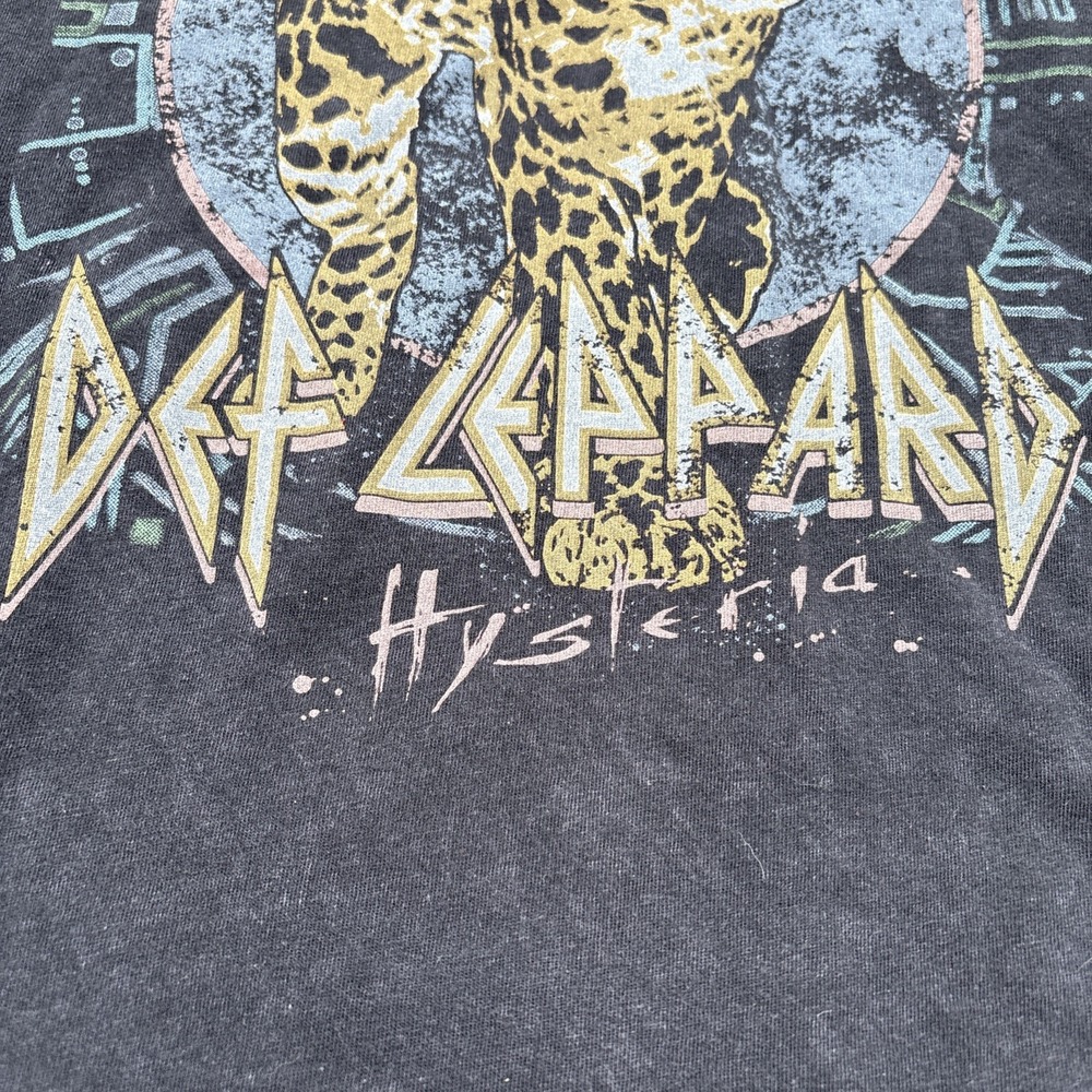 Def Leppard T-shirt Hysteria Women's Size Small 2023‎ Black Print On Front - Picture 8 of 12